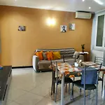 Spacious Apartment With Sea View In The Heart Of Genoa 85 M²