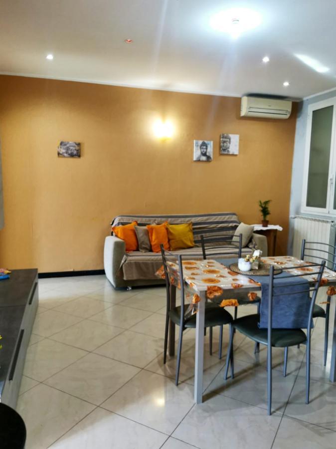 Spacious With Sea View In The Heart Of 85 M² Appartamento Genova